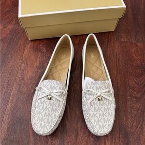 Michael Kors Women's Logo Print Cream Loafers